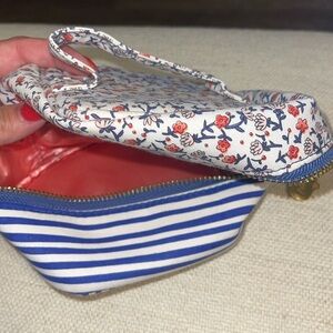 Flourish Jewelry carrying case. Can be used as a small cosmetic bag.